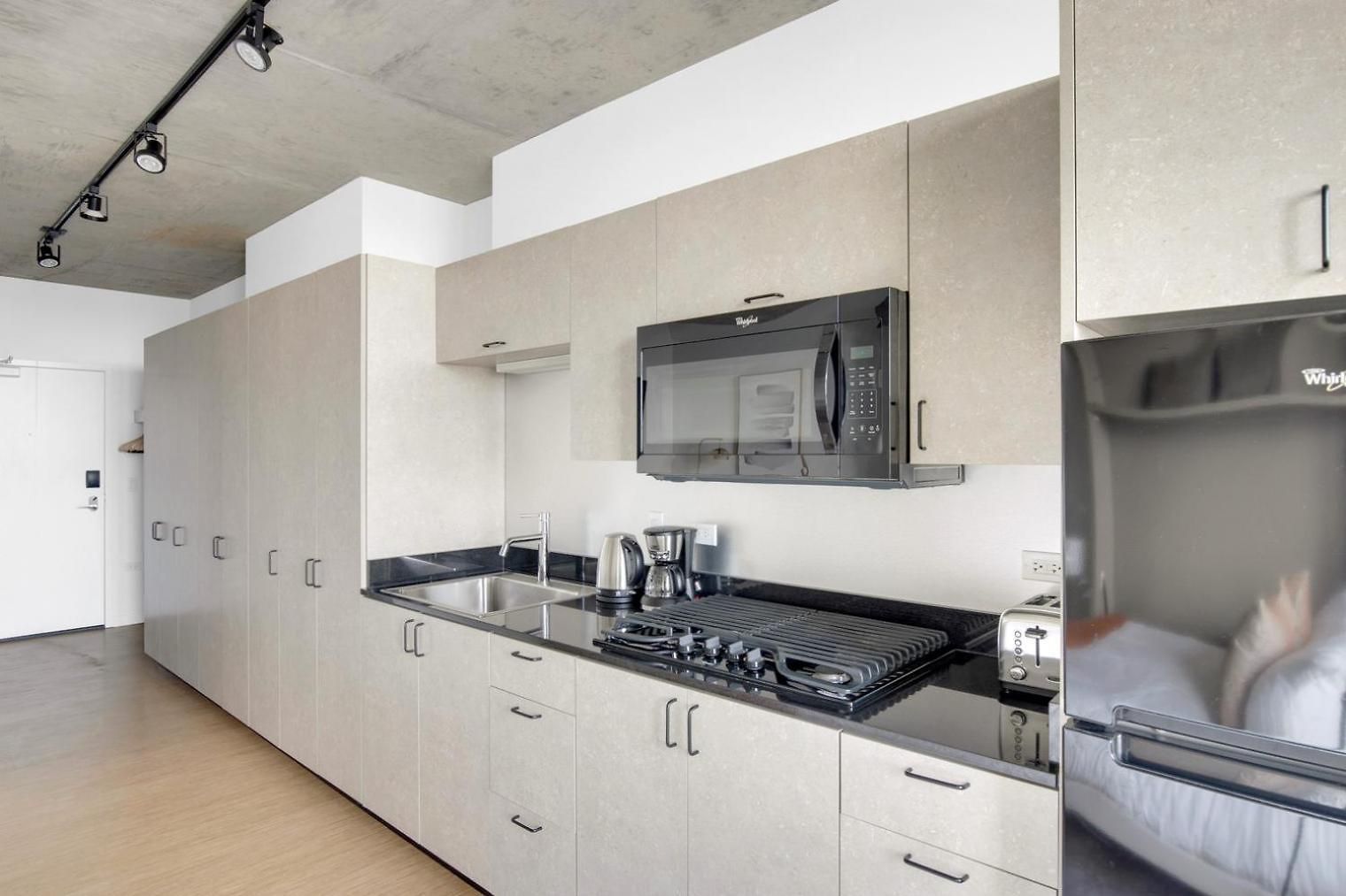 Apartment Lincoln Park W Wd Lounge Nr L Chi-608 Chicago