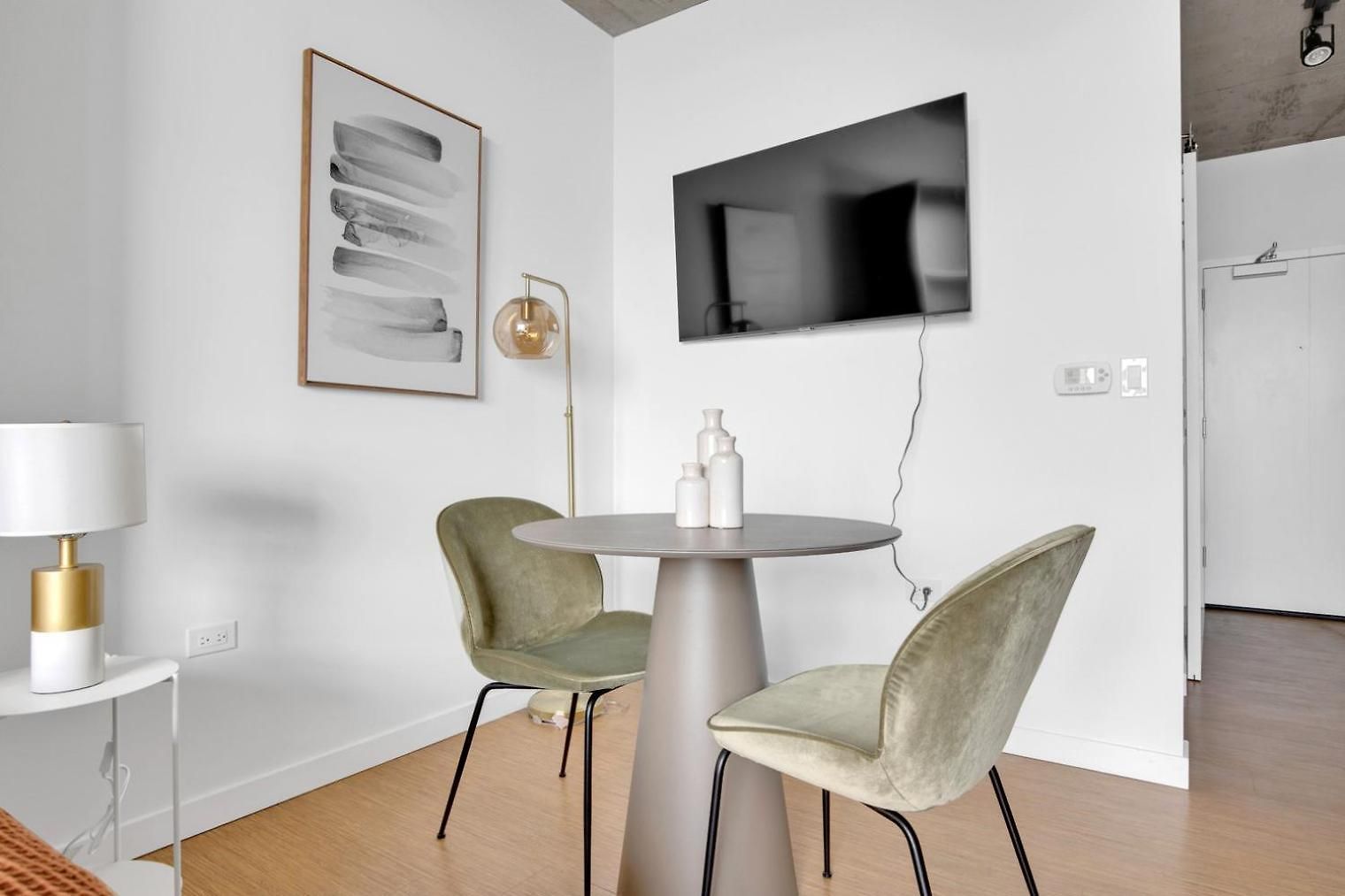 Lincoln Park W Wd Lounge Nr L Chi-608 * Chicago