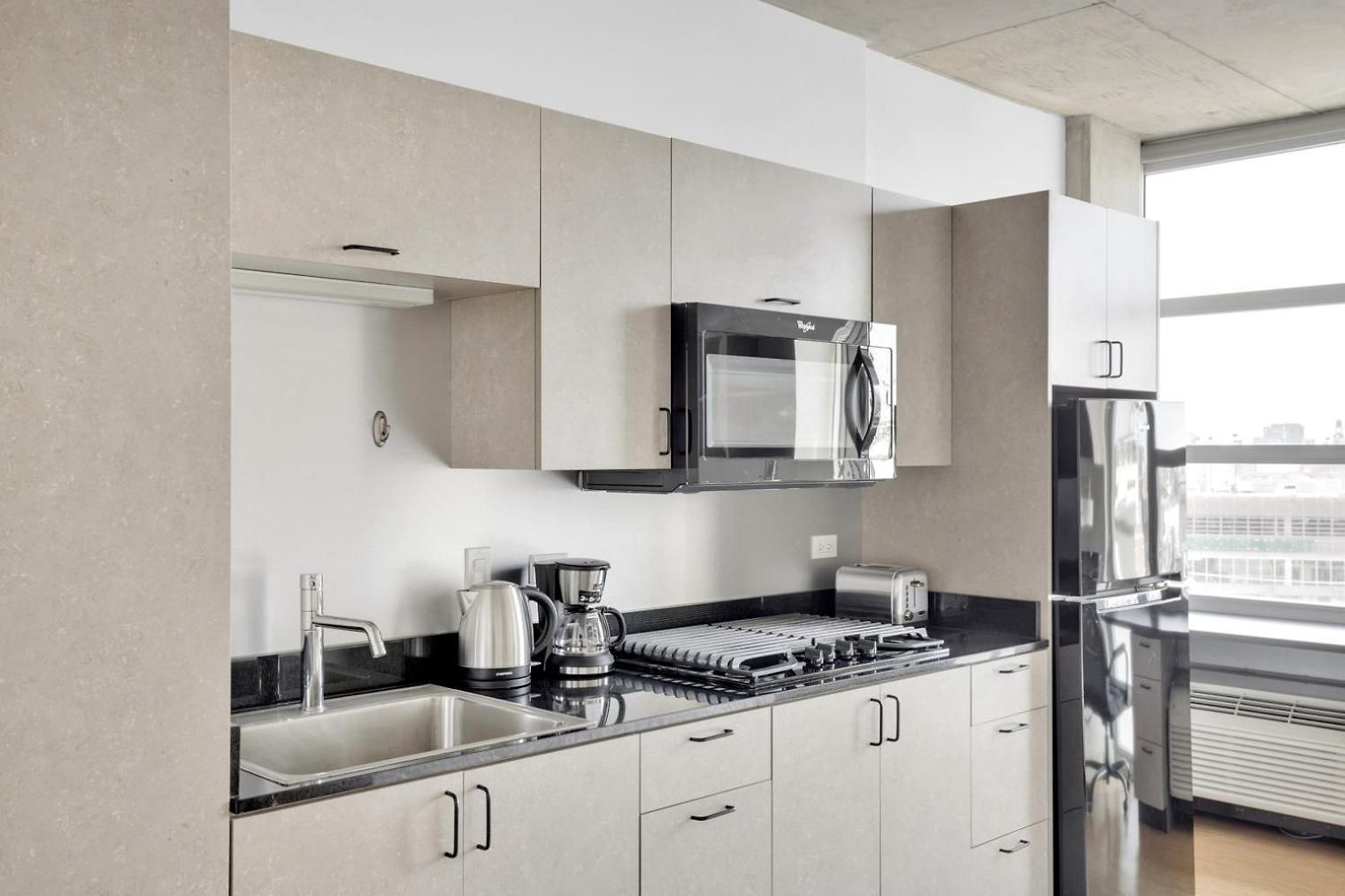 Lincoln Park W Wd Lounge Nr L Chi-608 *
