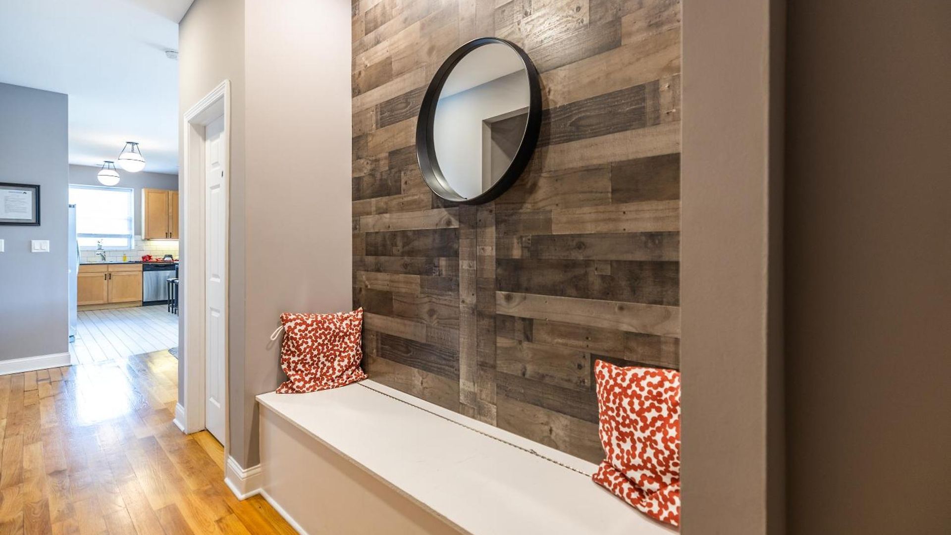 Kenwood Apartments, Downtown Hyde Park Homestay
