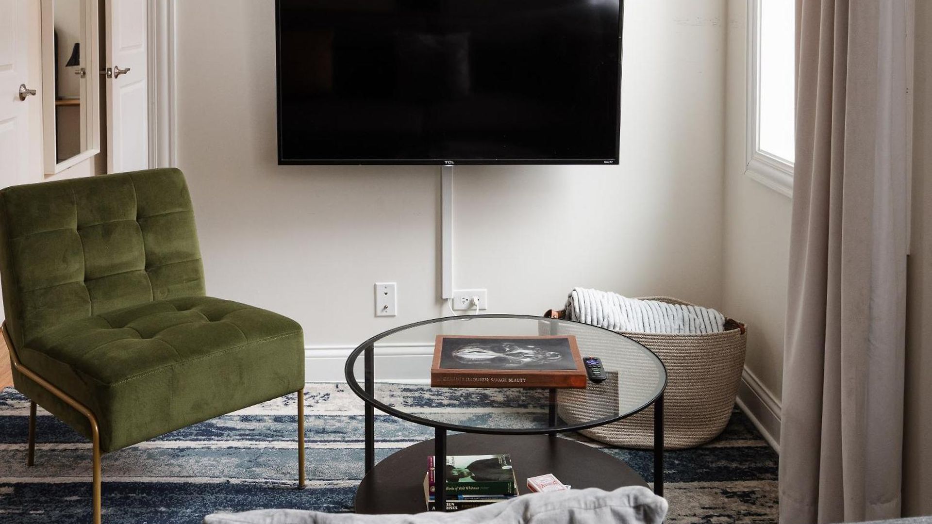 East Village 2br Modern H1 Apartment