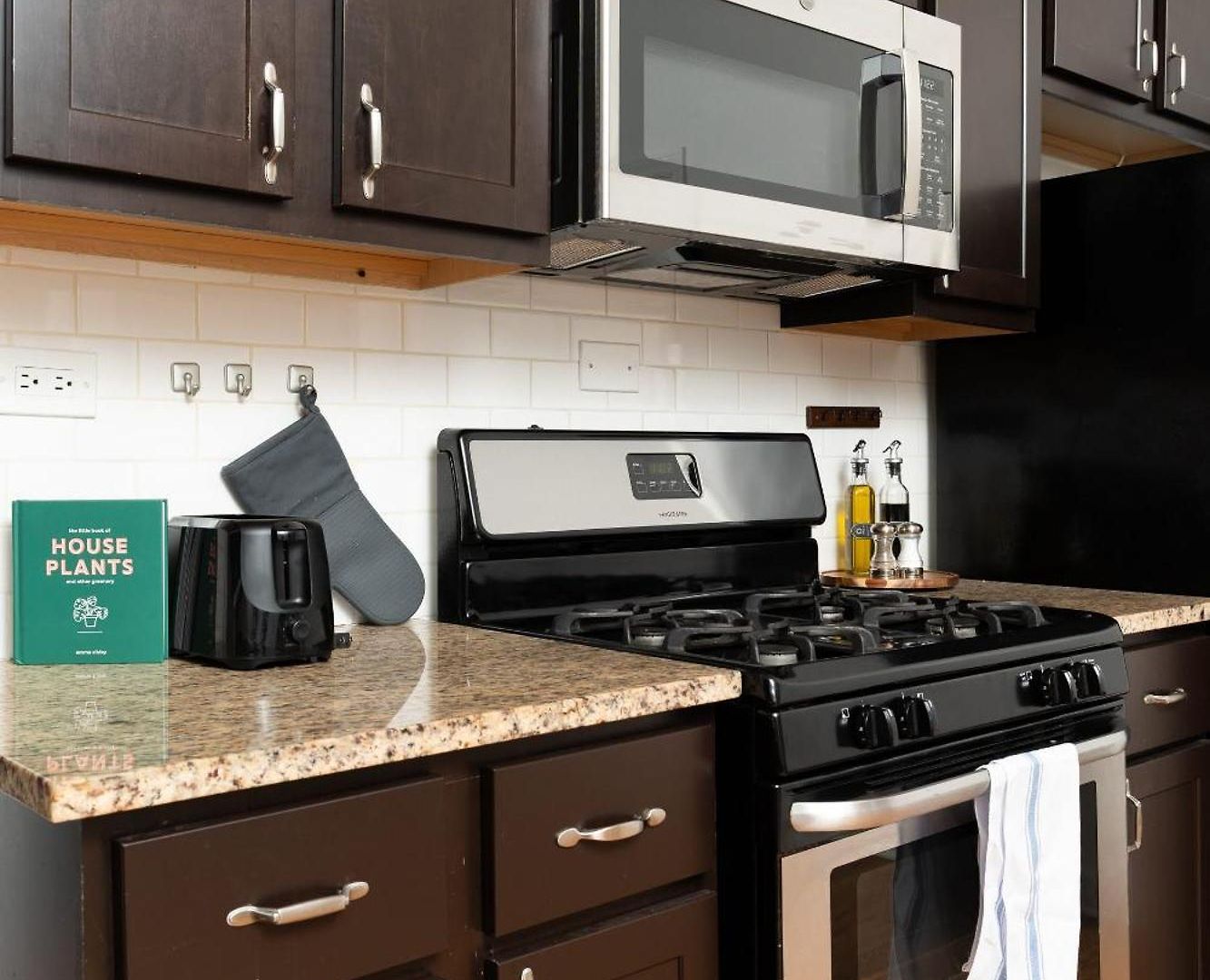 Flexhome Ukrainian Village - 2br - Convenient Walkability Apartment