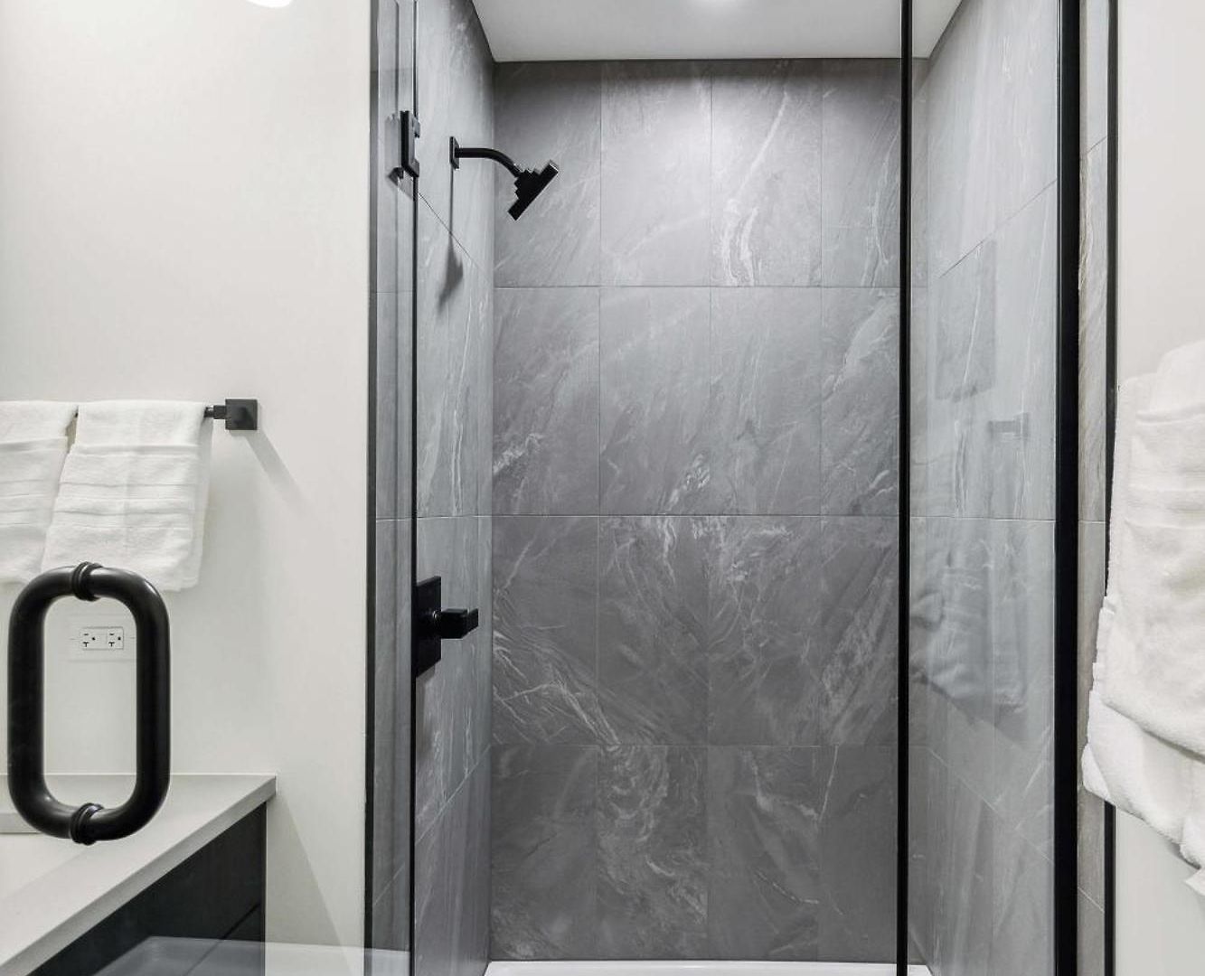 3br Luxury Modern *