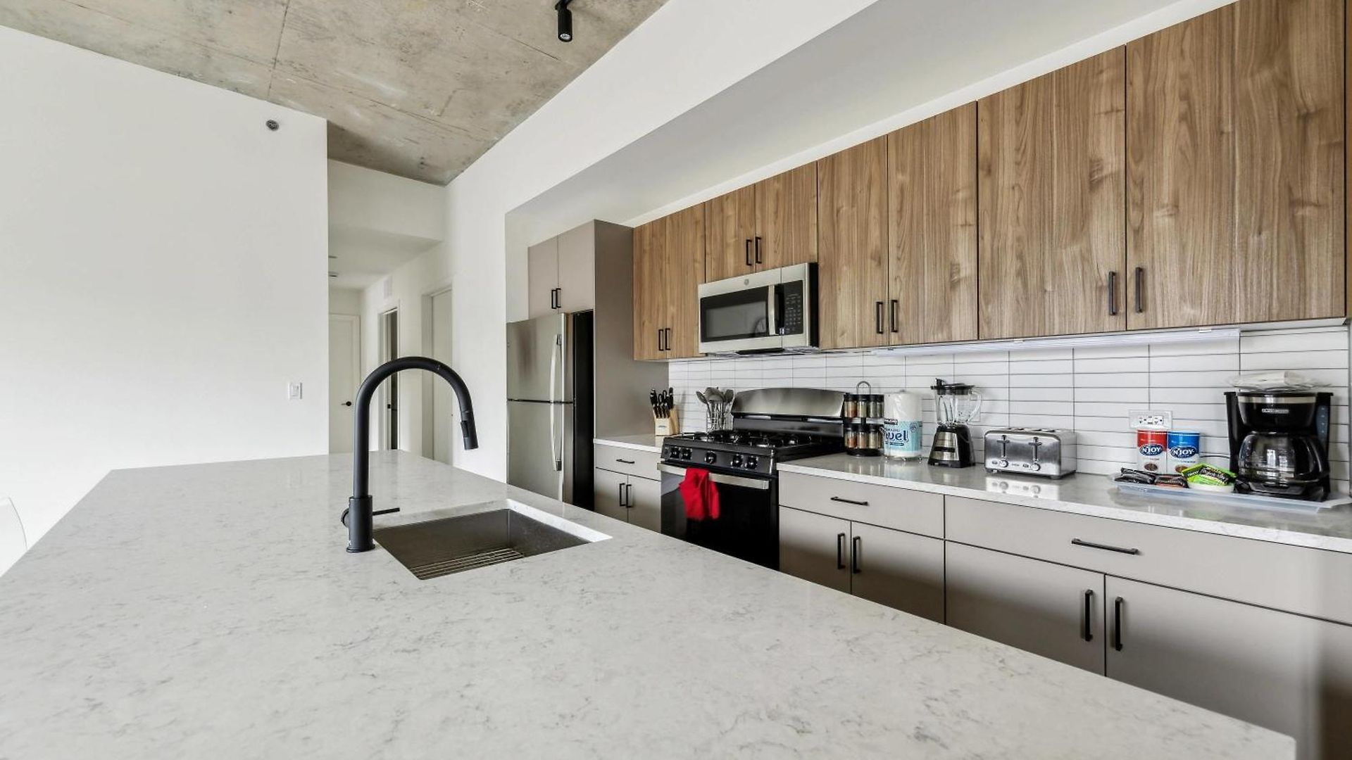 3br Luxury Modern Apartment