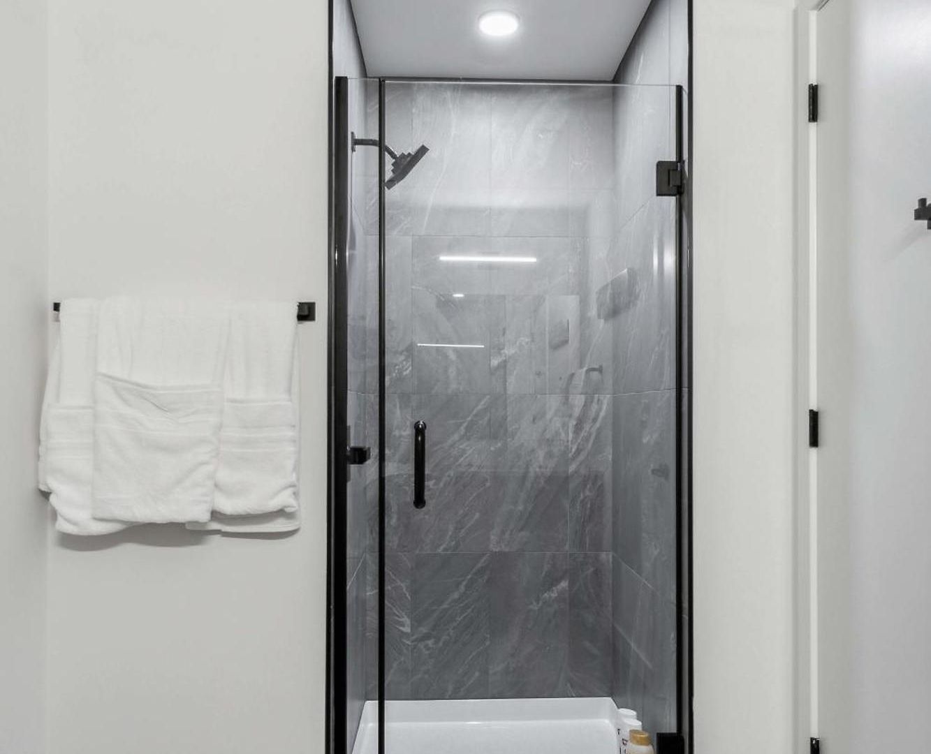 3br Luxury Modern Apartment Chicago