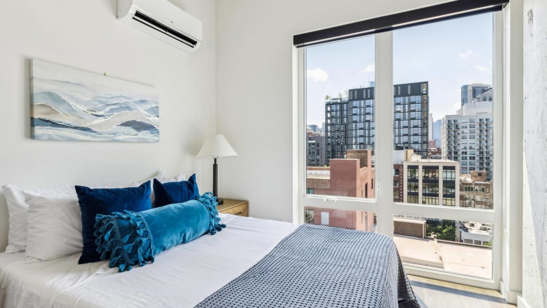 3br Luxury Modern Apartment