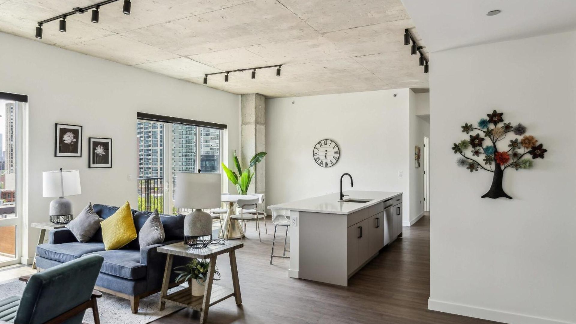 3br Luxury Modern Apartment Chicago