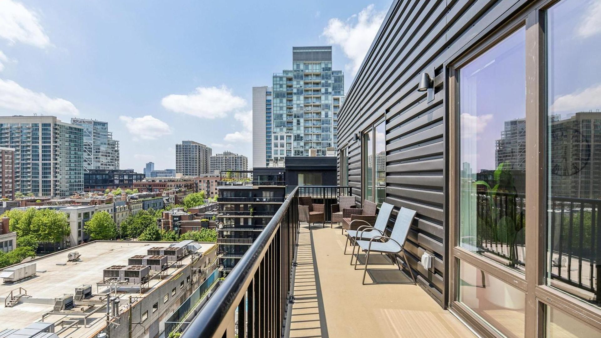 3br Luxury Modern Apartment *