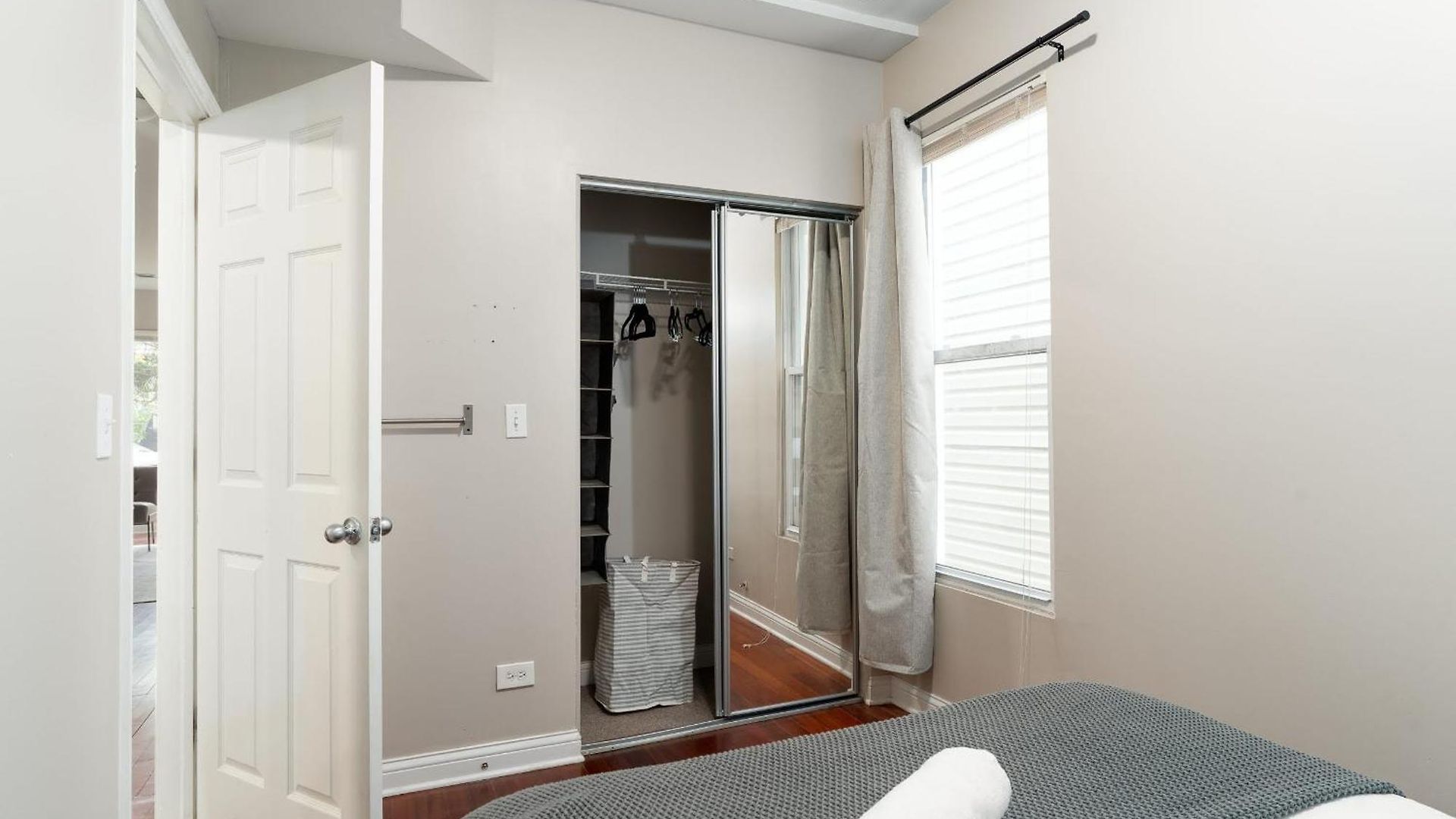 Flexhome Avondale 2br W1 With Parking Apartment