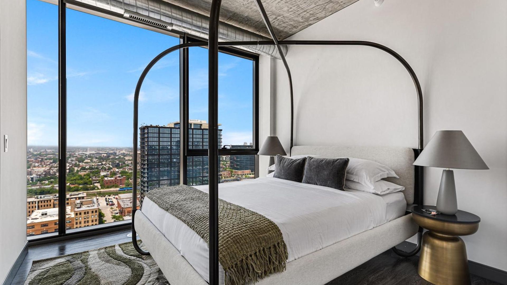 Apartment Fulbrix Bright Designer With West Loop Views *
