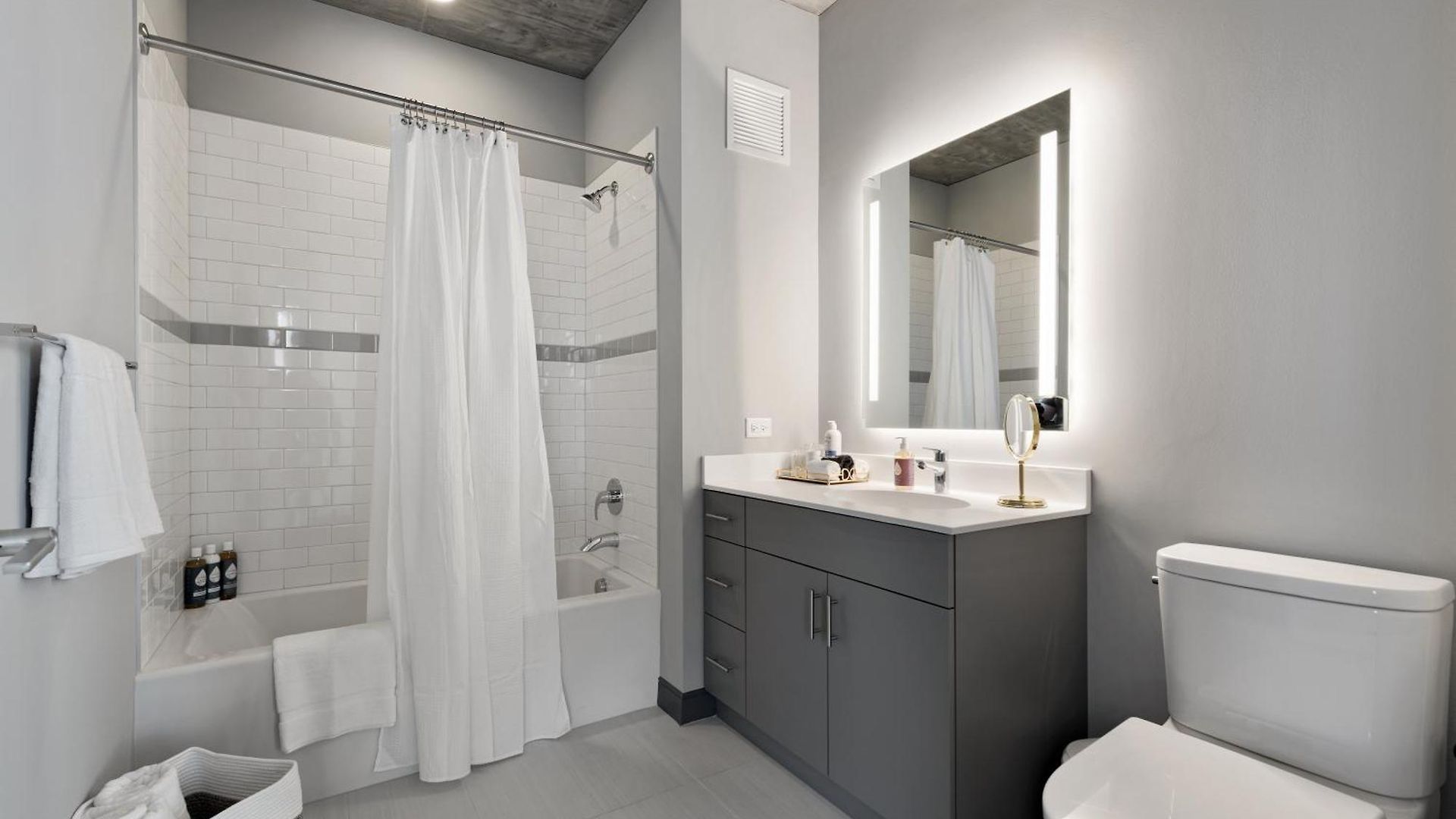 Apartment Fulbrix Bright Designer With West Loop Views Chicago