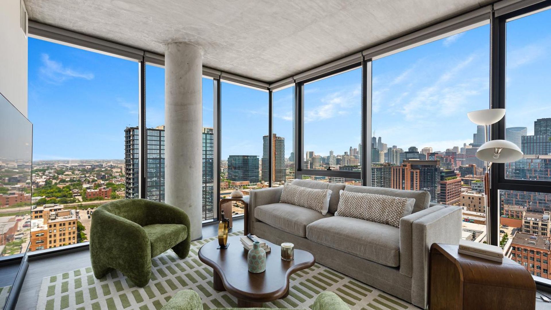 Fulbrix Bright Designer With West Loop Views Chicago
