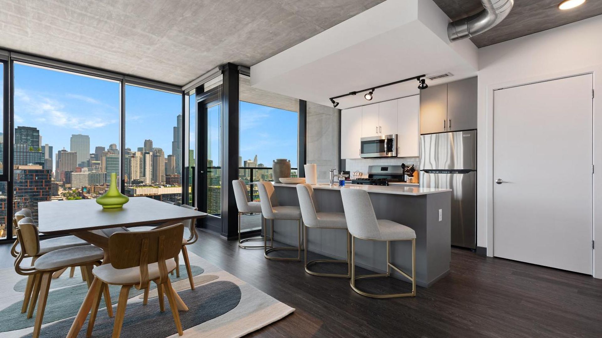 Fulbrix Bright Designer With West Loop Views Apartment *