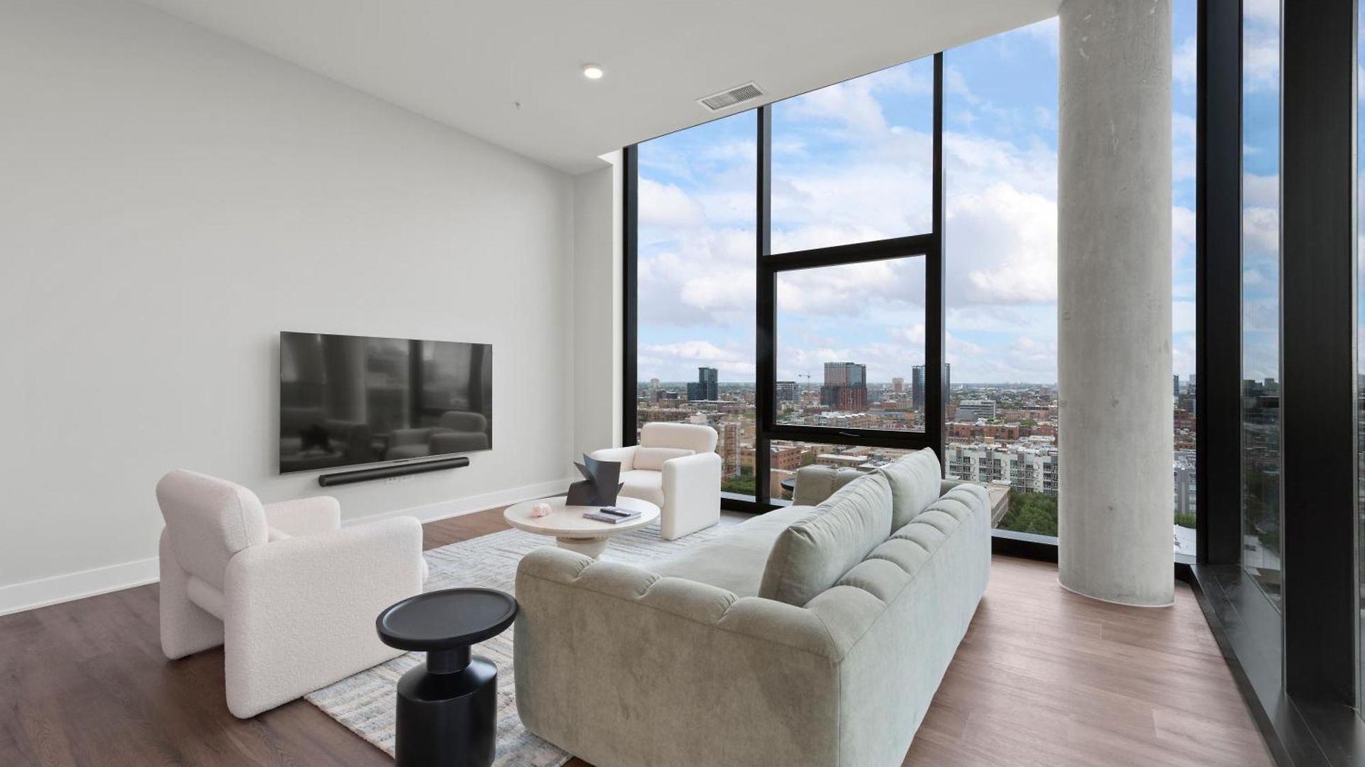 Avra Stylish Prime West Loop Location Near Union Park * Chicago