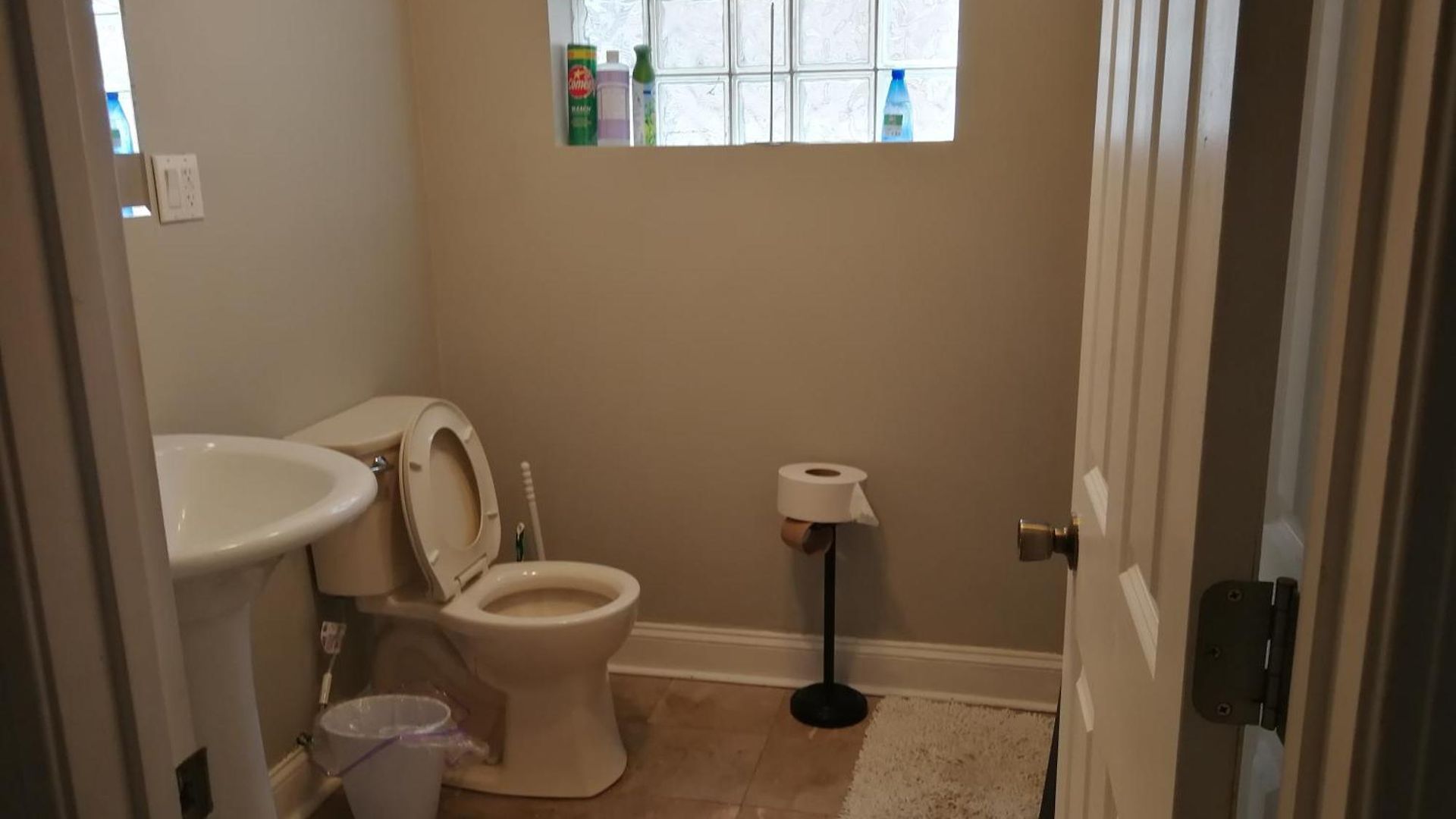 8100 Happy Homestay Chicago