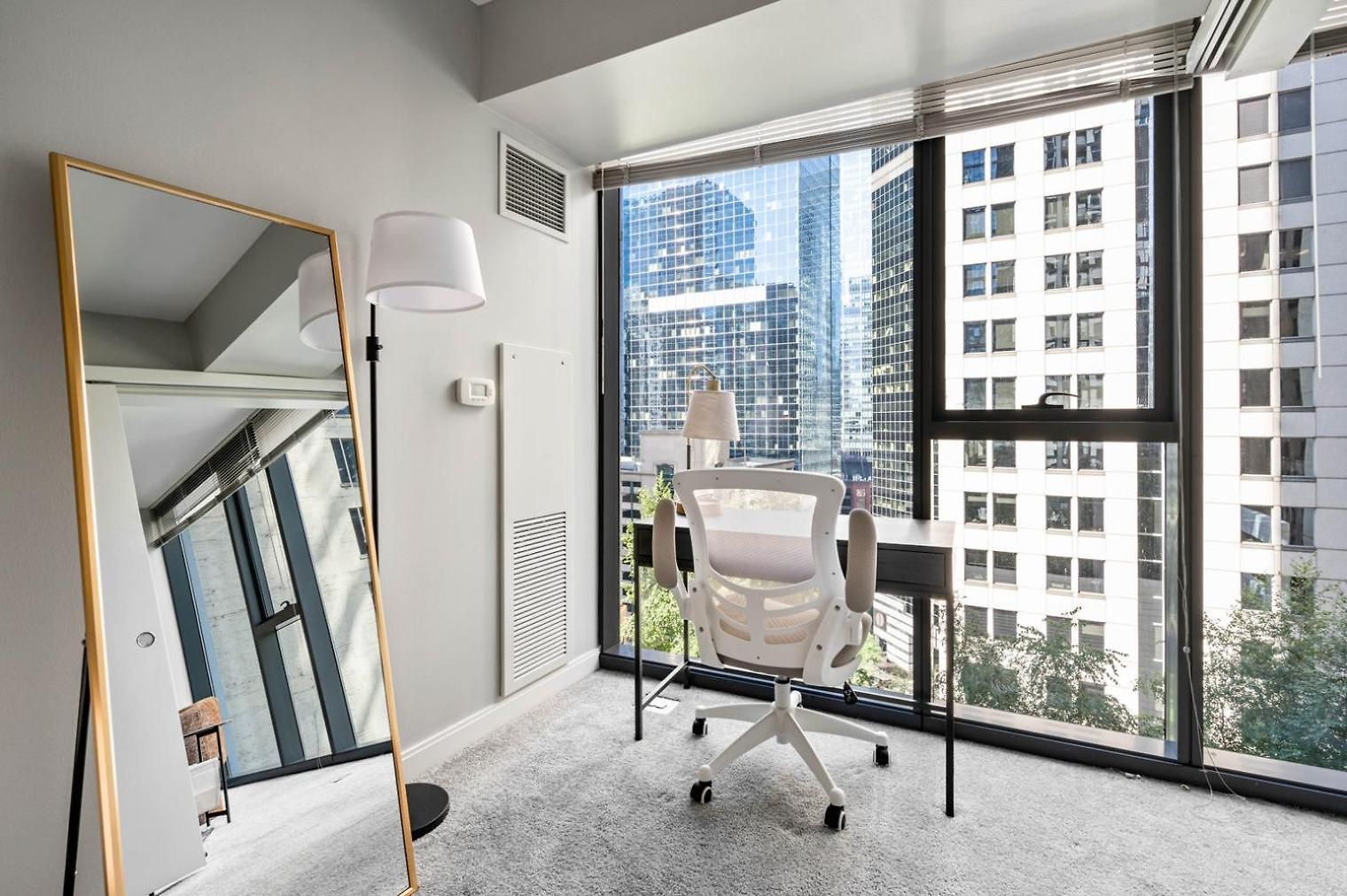 Loop 1br W Gym Pool Lounge 1 Block From L Chi-695 Chicago