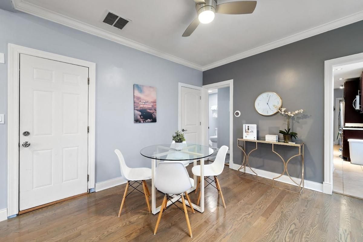 Stylish 2br Urban Retreat In River West * Chicago