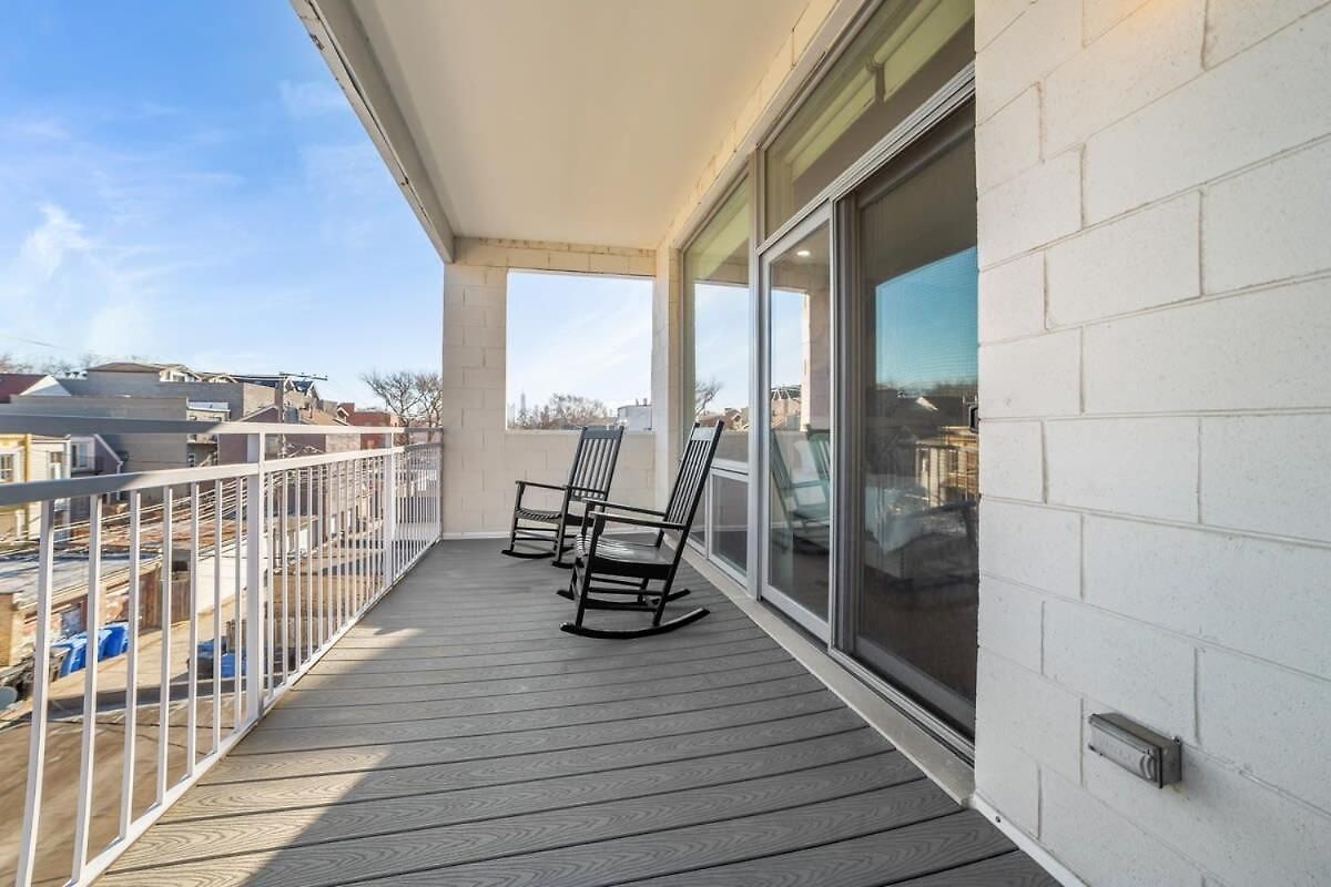 4-bedroom Luxury With Rooftop & Skyline Views Apartment *