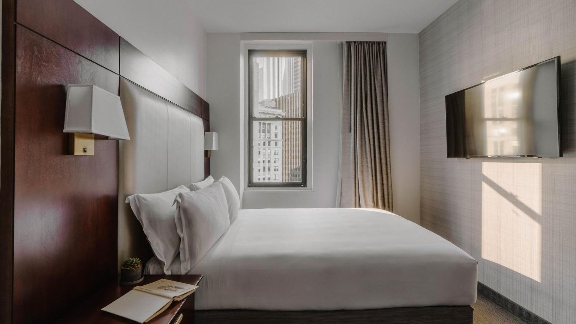 Club Quarters Wacker At Michigan, Hotel