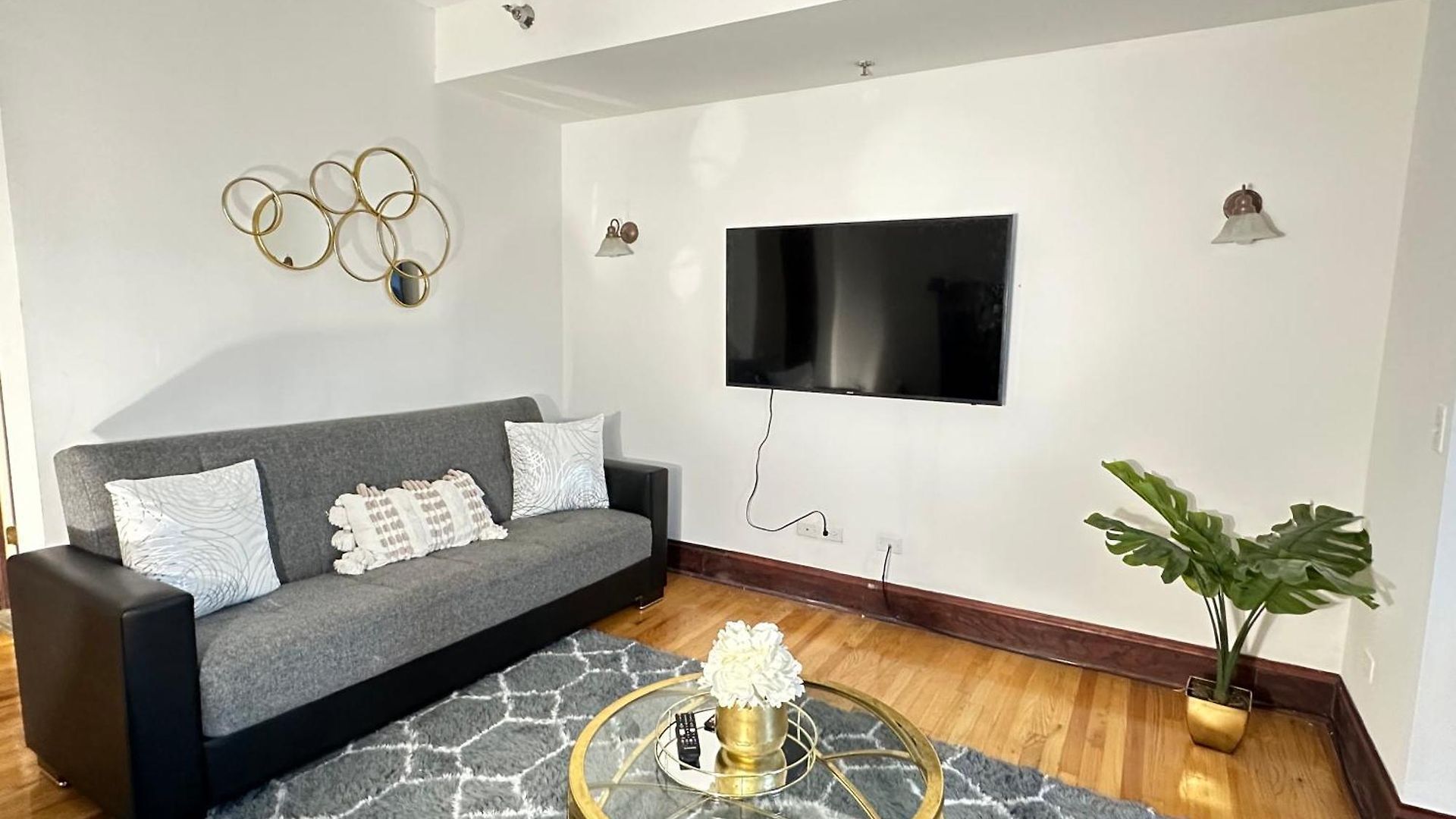 Luxury 2 Bed 2 Bath In With Free Parking *