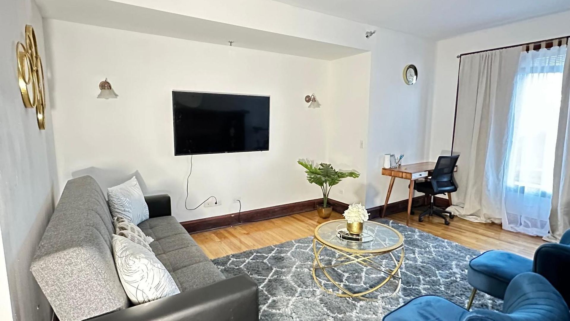 Luxury 2 Bed 2 Bath In With Free Parking *