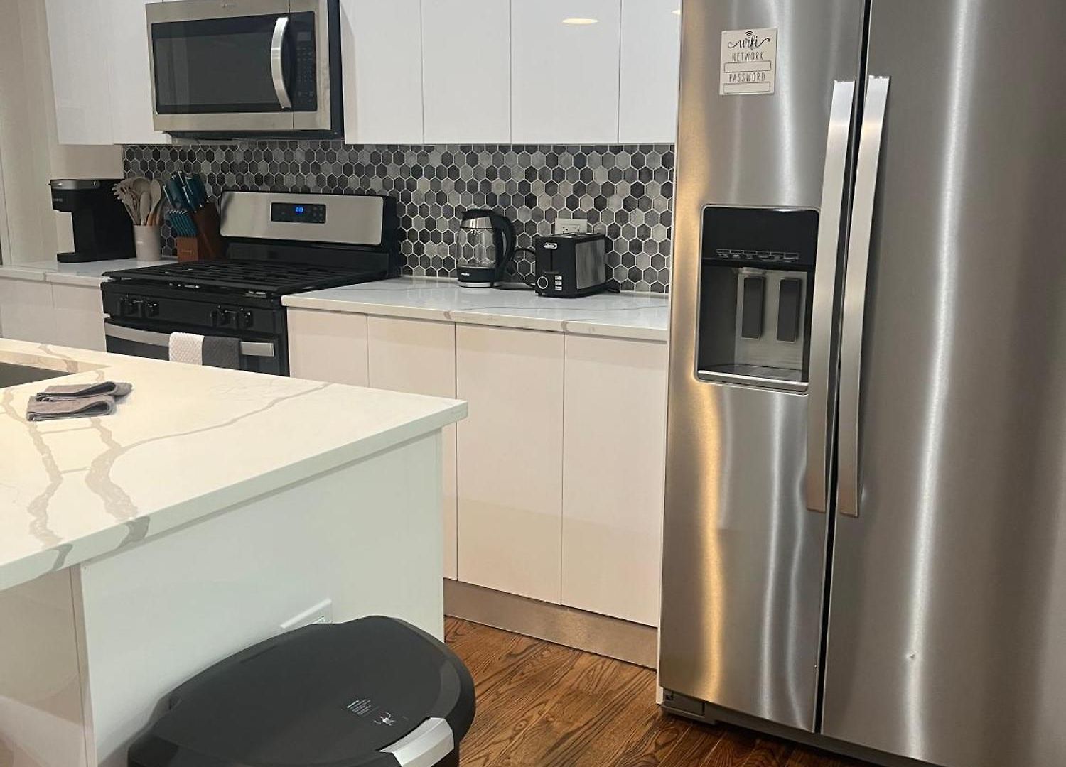 Chic Euro Getaway- Close To Downtown * Chicago