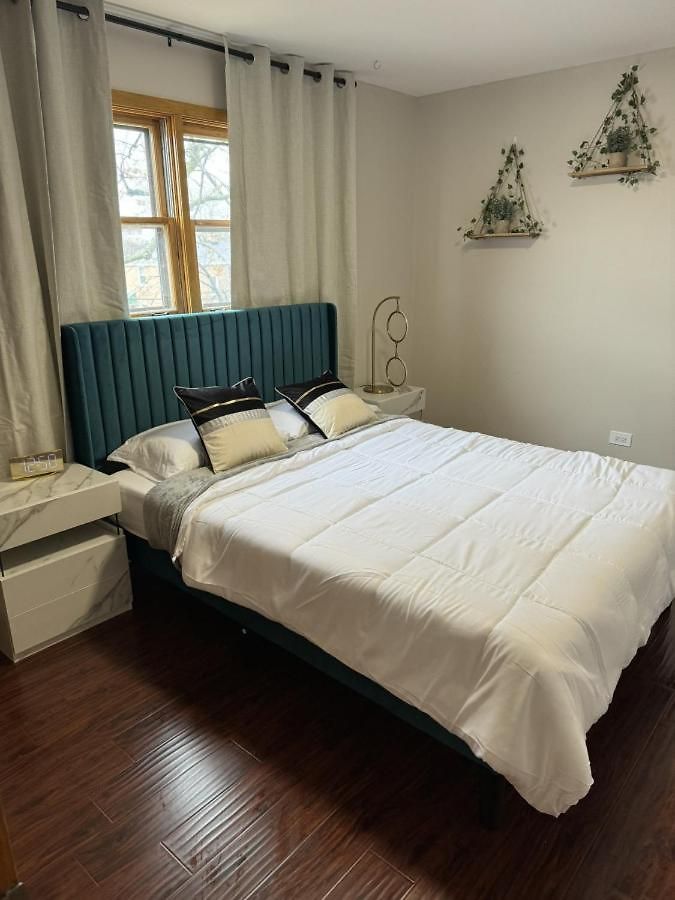 Apartment 3Br Modern Apt • Gym • Workspace • Quiet Location Chicago