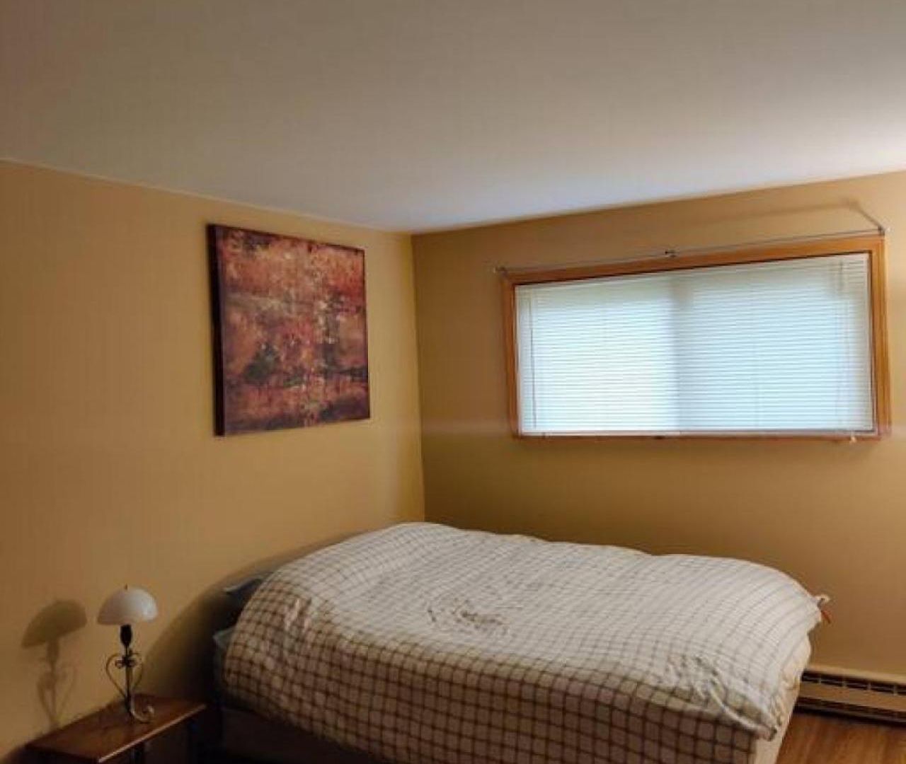 Mins From O'Hare • Safe Location • Private Parking *