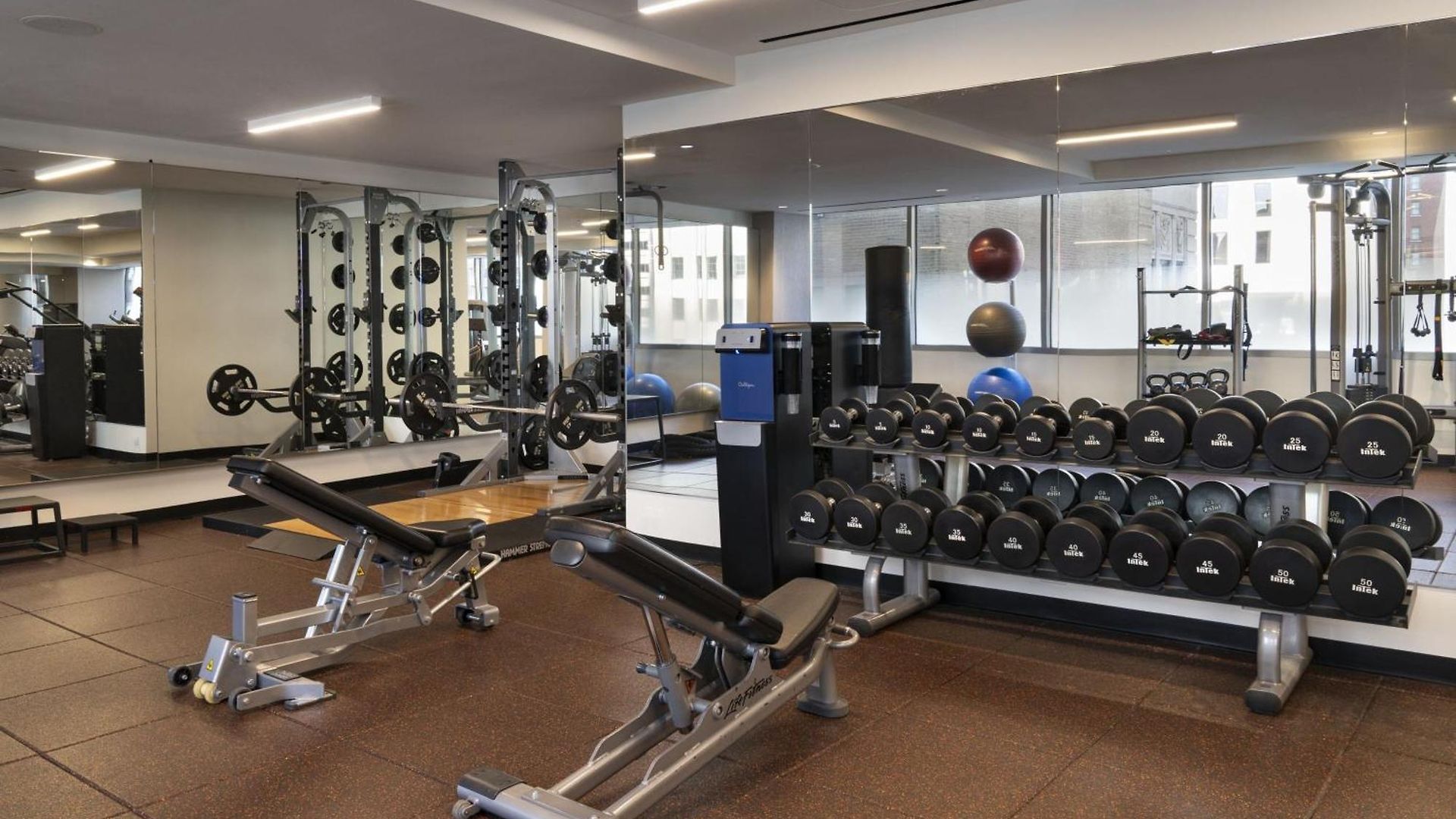 By Marriott Downtown Magnificent Mile 3*