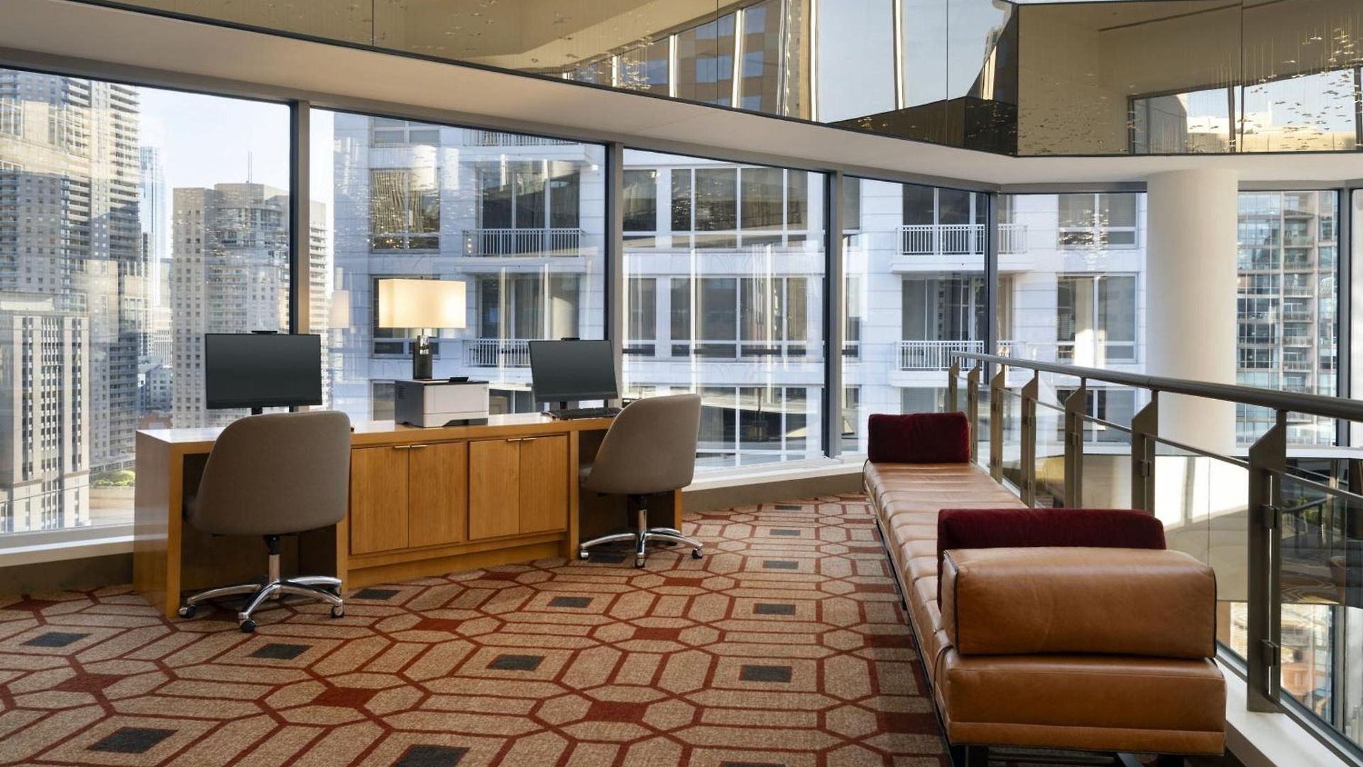 By Marriott Downtown Magnificent Mile Hotel 3*