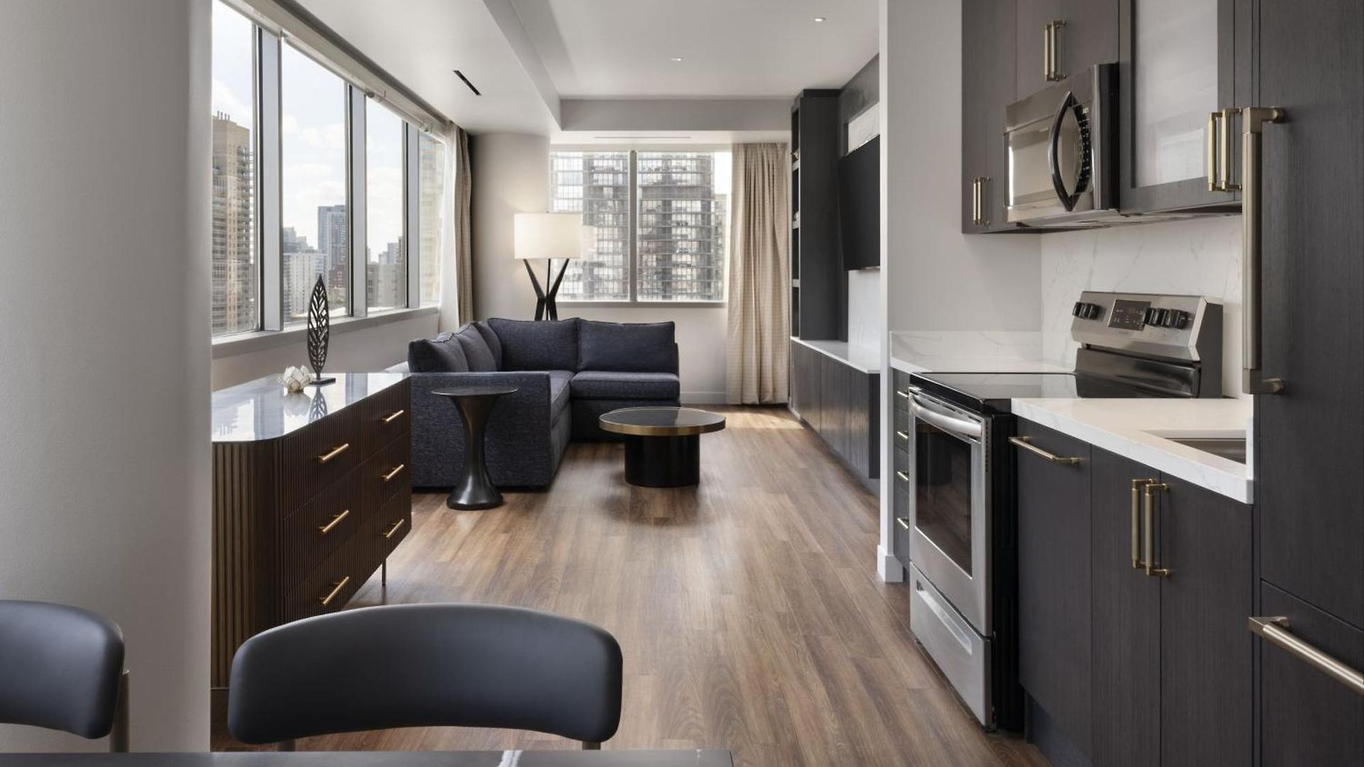 By Marriott Downtown Magnificent Mile Hotel