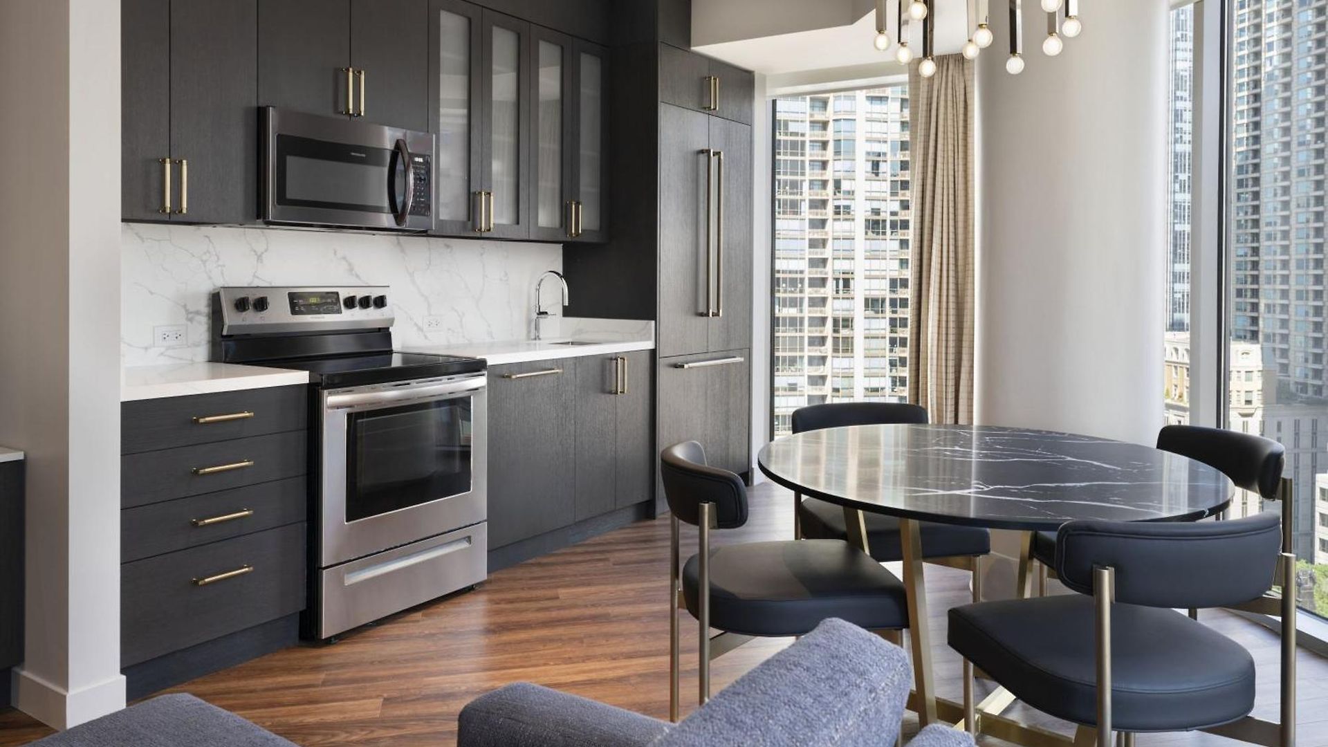 Hotel By Marriott Downtown Magnificent Mile
