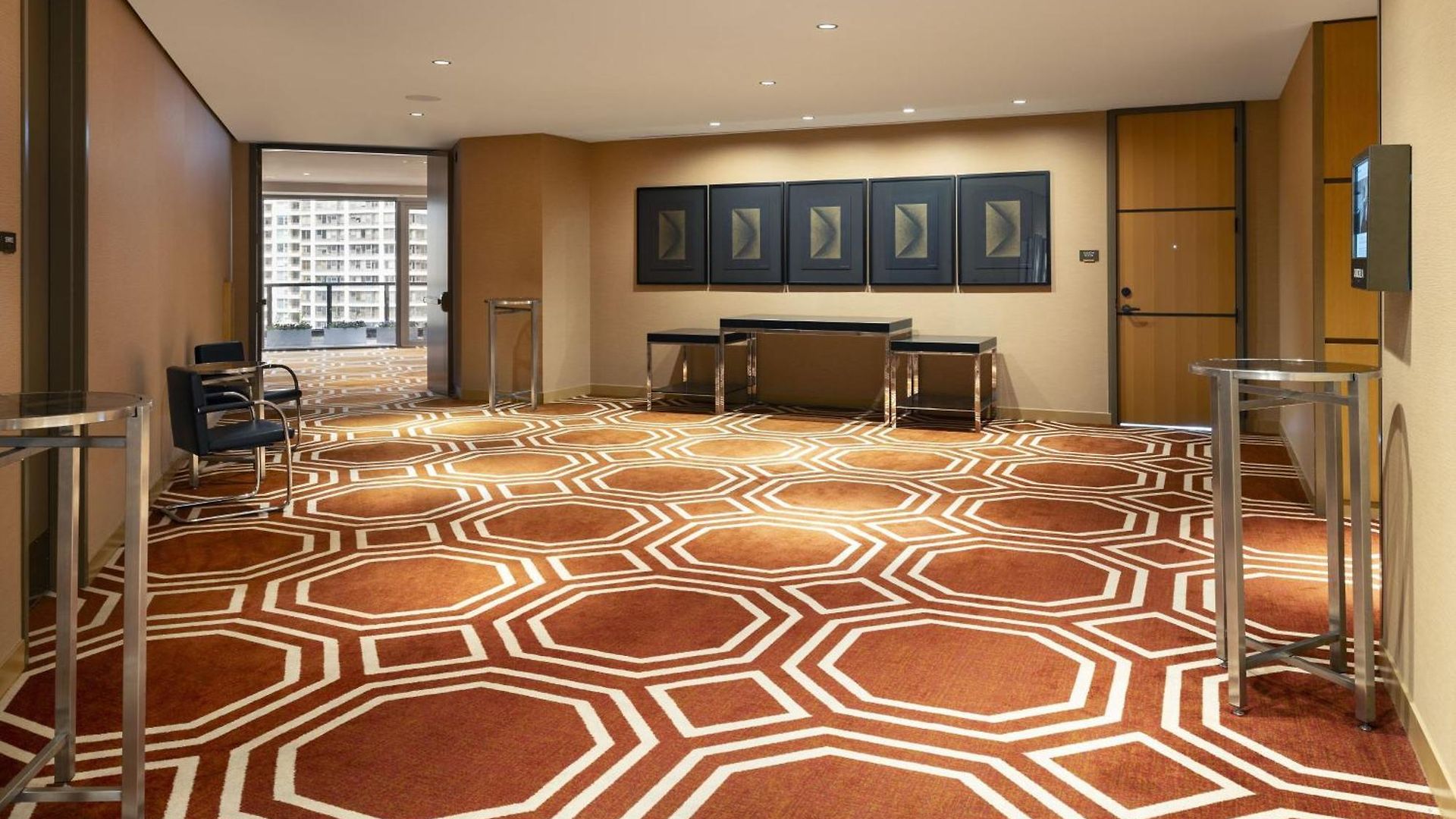 By Marriott Downtown Magnificent Mile Hotel