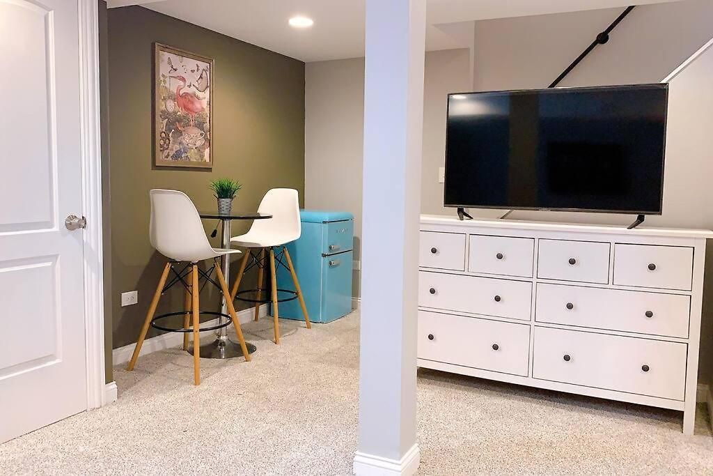 Boutique Garden House 3-story Sleeps 12 Holiday home Chicago