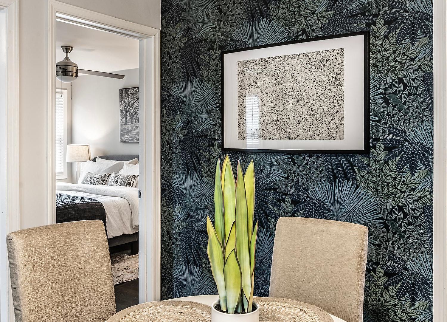 Red Robin - Wicker Park Apartment *