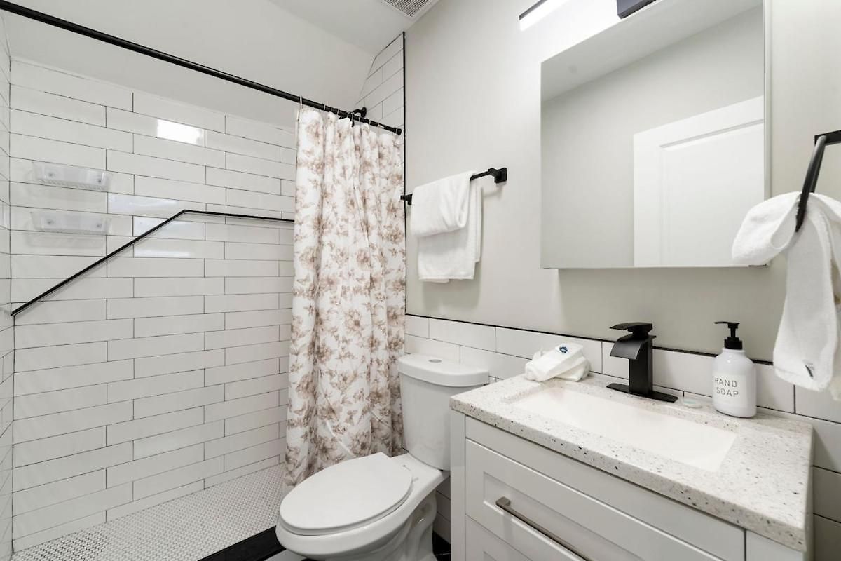 Apartment 2 Bed & 3 Bath Chicago