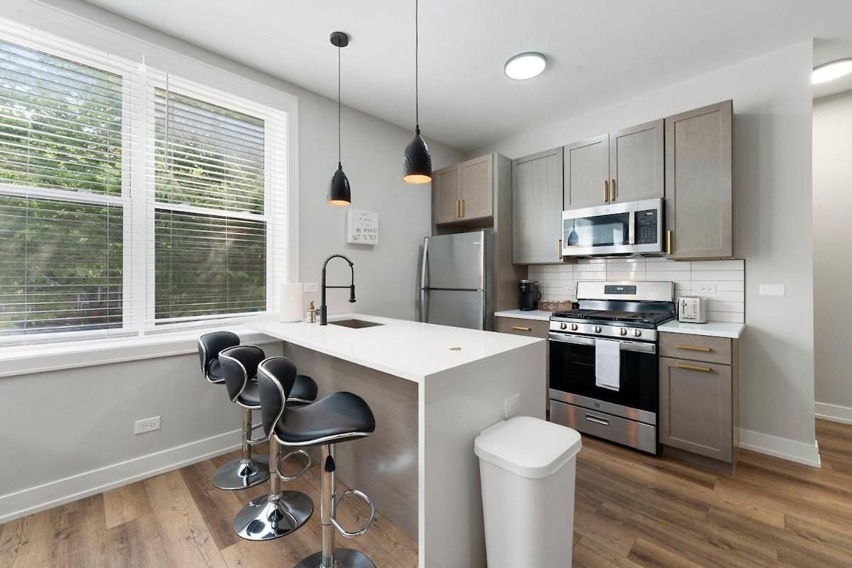 Apartment 2 Bed & 3 Bath