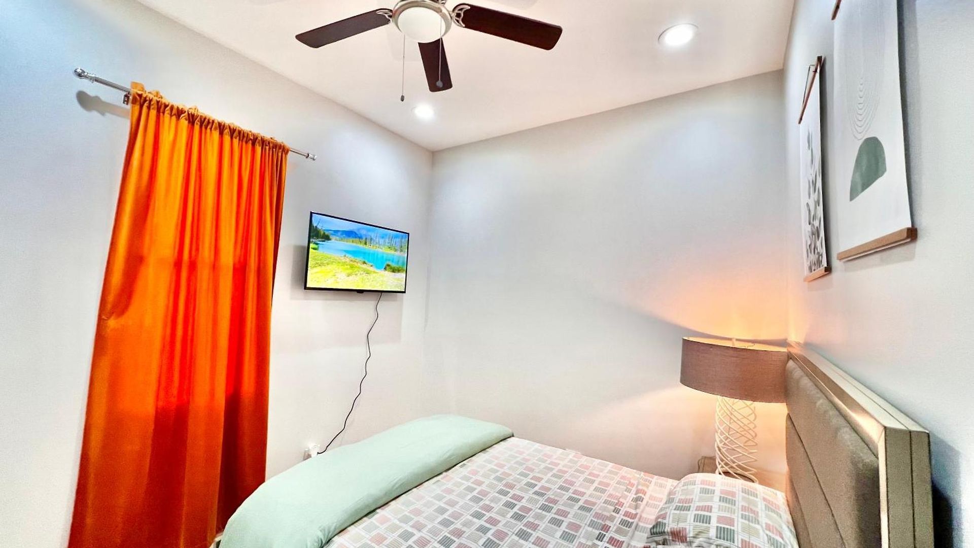 Apartment Lux Apt In Bronzeville, Min From Downtown-rsv Now!
