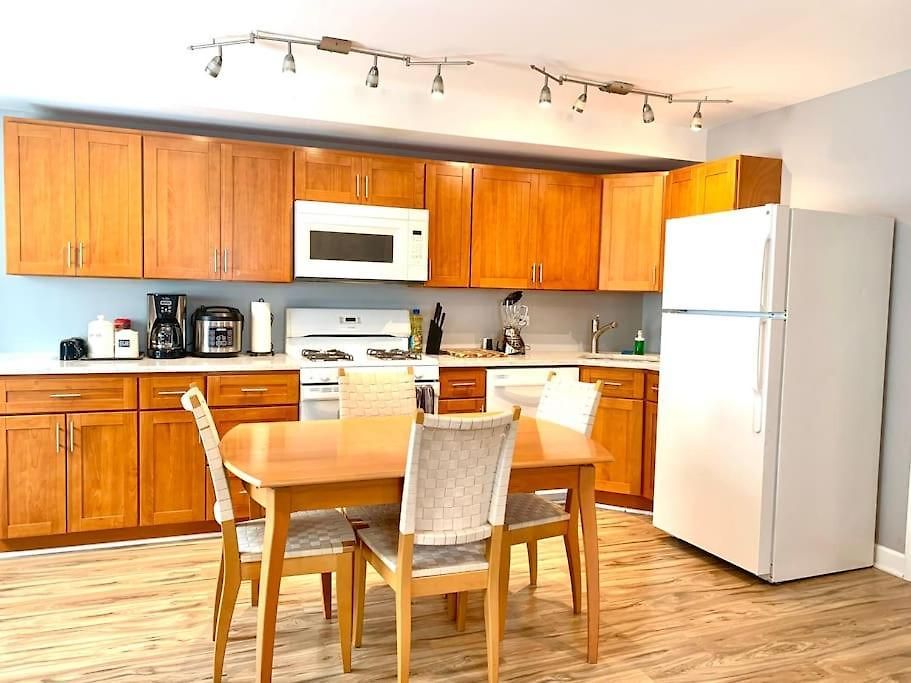 Bridgeport Place - Free Parking, Mccormick Place-sox Park * Chicago