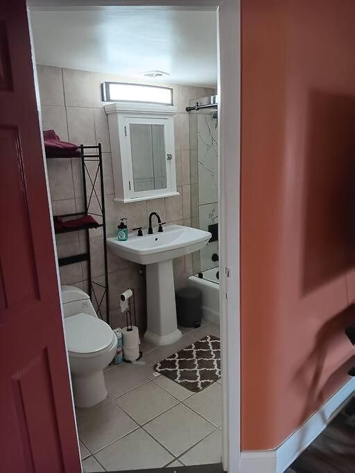 Near Midway Airport Apartment