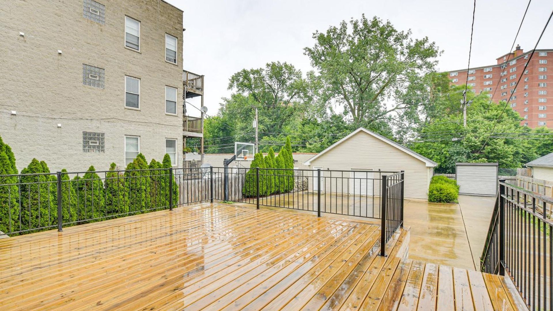 Apartment Walk To Michigan: W/ Yard