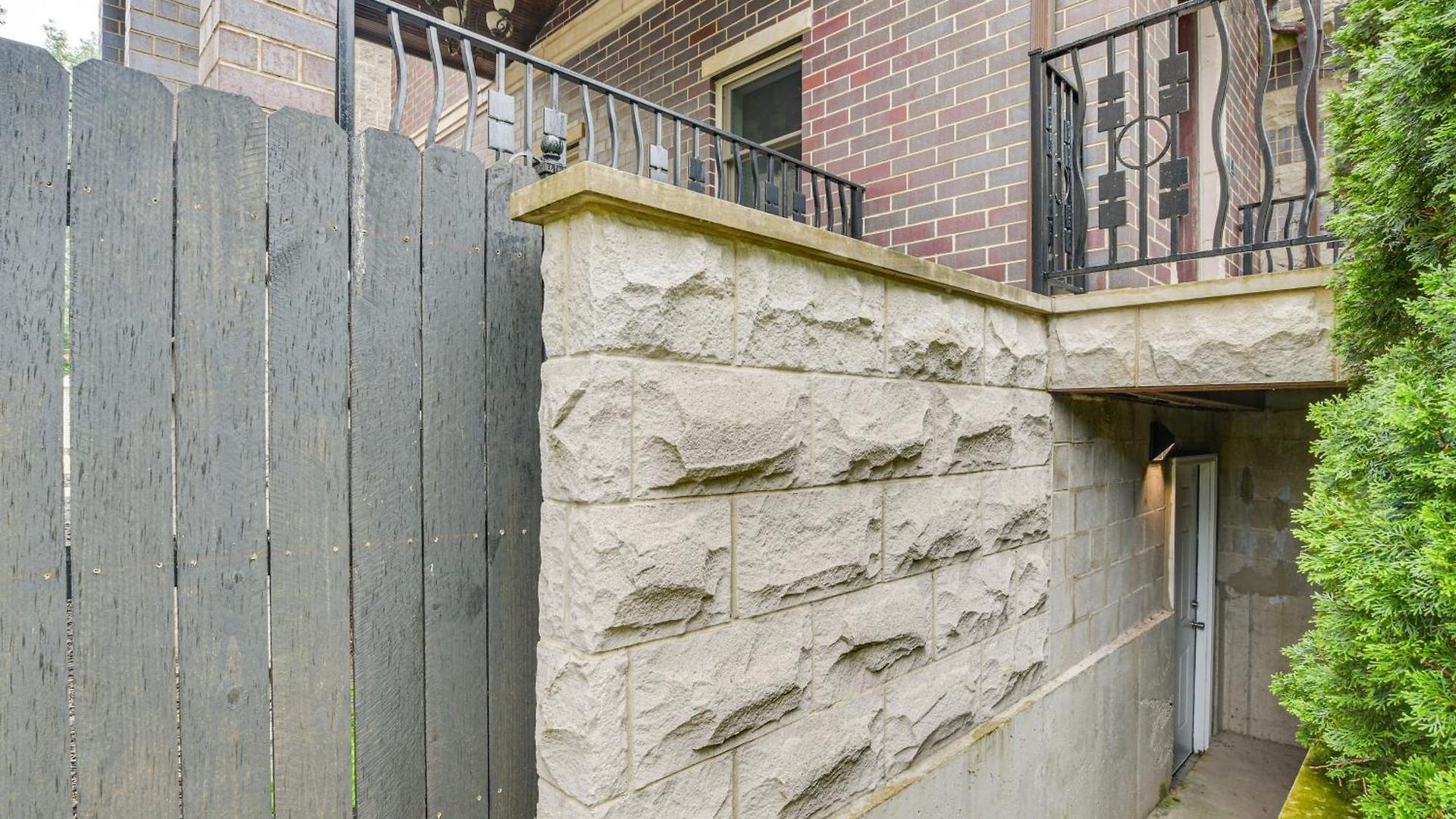 Apartment Walk To Michigan: W/ Yard Chicago