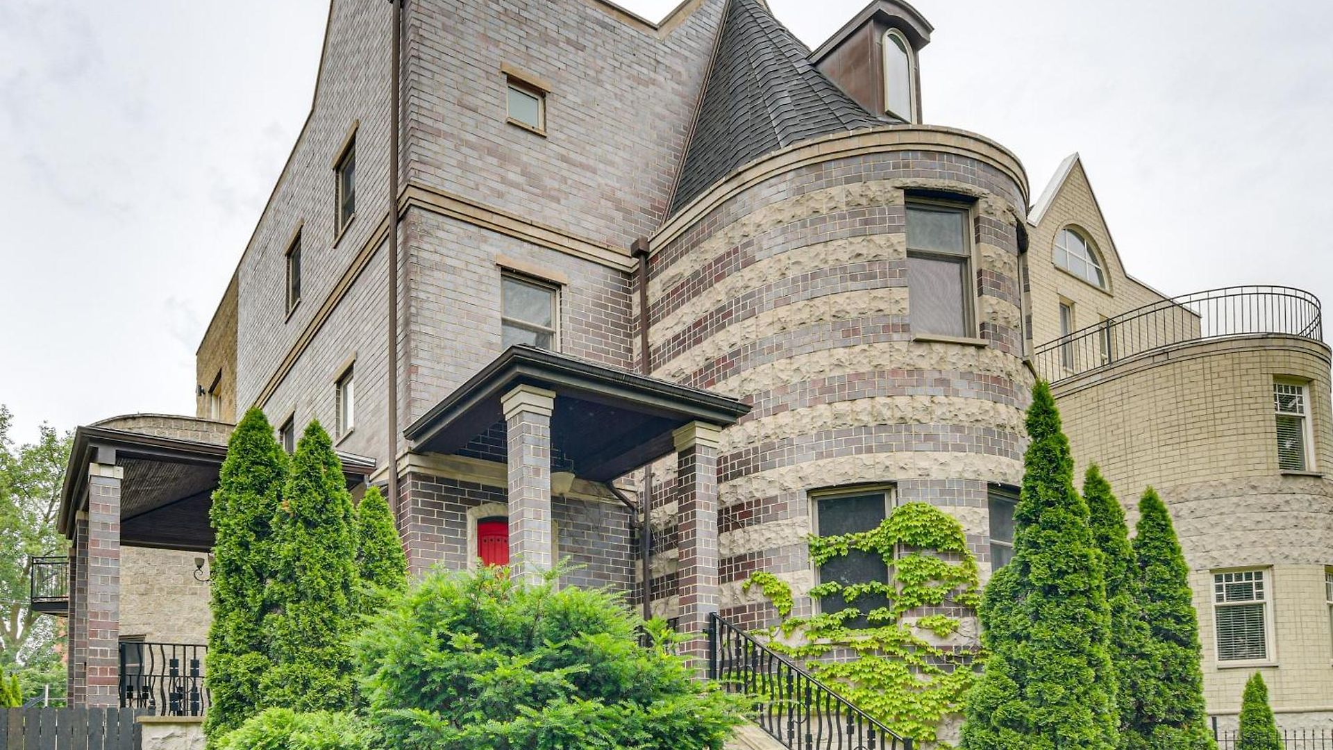 Walk To Michigan: W/ Yard Chicago