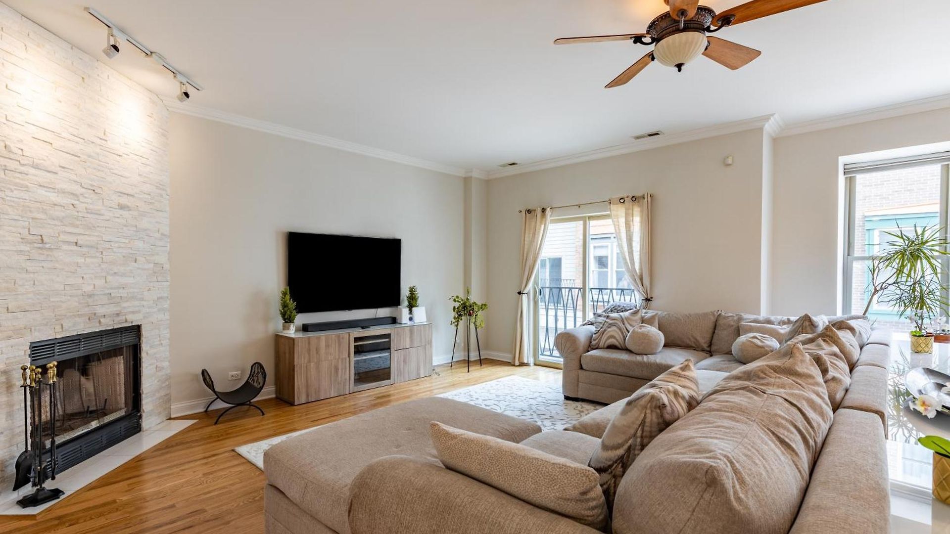 Holiday home Windy Getaway - 3br 2ba Townhouse *