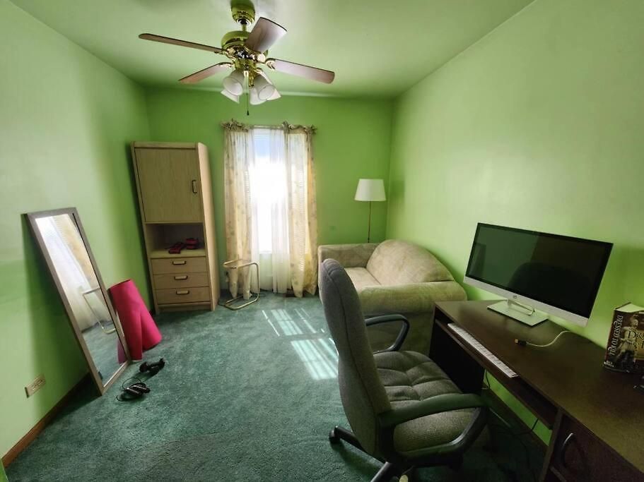 Retro 2 Bedroom 6 Mins To United Center With Parking Apartment