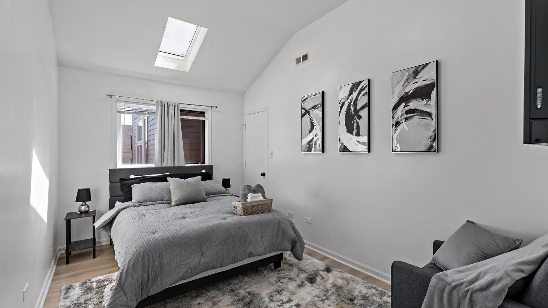 The Haven, Great Location Near Downtown, Medical District And United Center Apartment *
