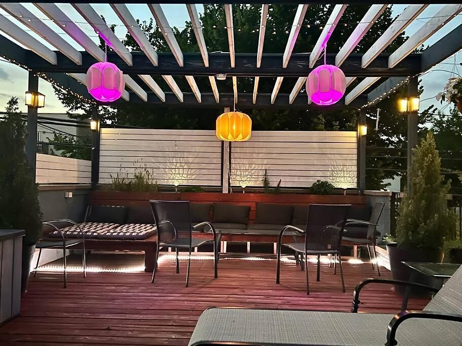 The Banksy-greystone Rooftop Firepit United Center Apartment