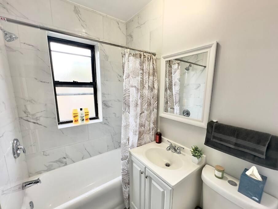 Cozy Retreat, Prime Location Near Loyola & Beach! Apartment