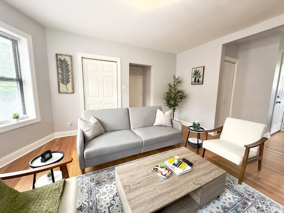 Cozy Retreat, Prime Location Near Loyola & Beach! Apartment *