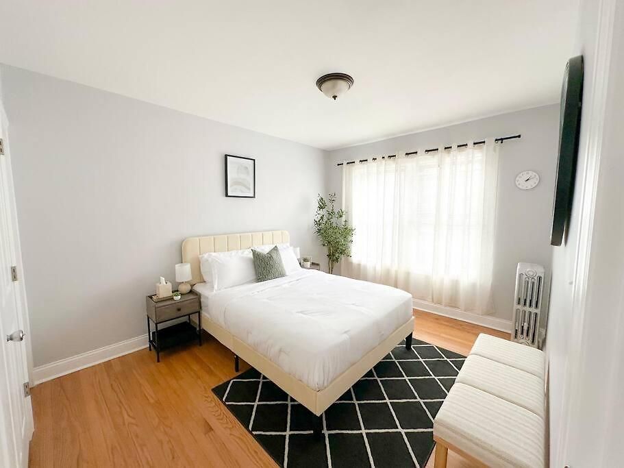 Cozy Retreat, Prime Location Near Loyola & Beach! Apartment